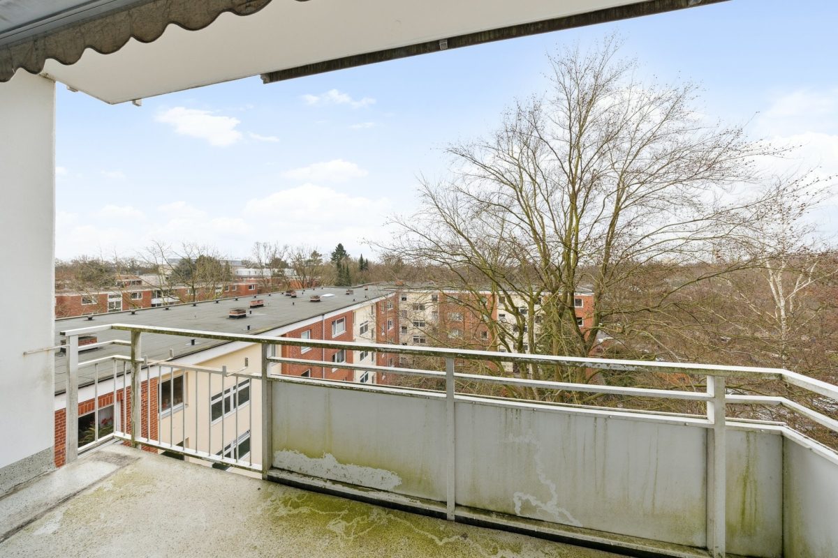 Immobilienangebot - Hamburg / Meiendorf - Alle - Renovierungsbedürftige 3-Zimmer Wohnung mit Aufzug in ruhiger und zentraler Lage von Meiendorf