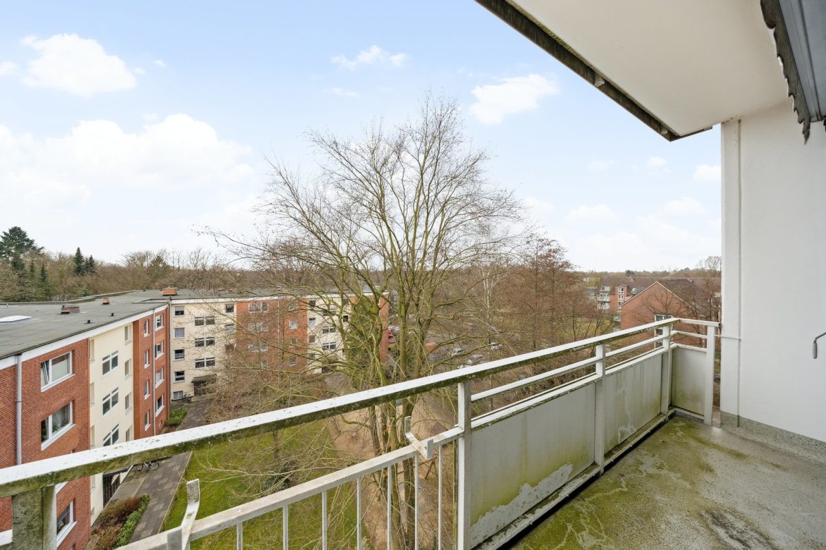 Immobilienangebot - Hamburg / Meiendorf - Alle - Renovierungsbedürftige 3-Zimmer Wohnung mit Aufzug in ruhiger und zentraler Lage von Meiendorf
