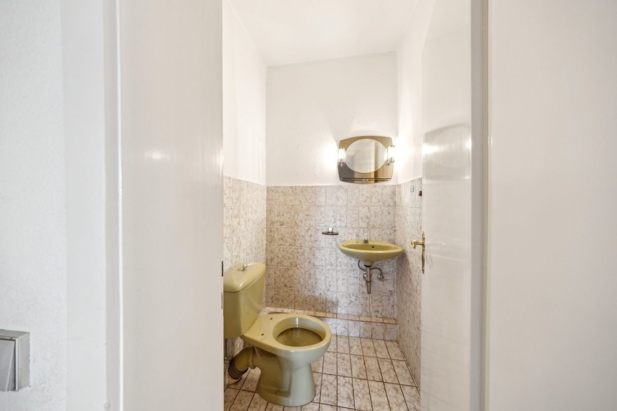 Immobilienangebot - Hamburg / Meiendorf - Alle - Renovierungsbedürftige 3-Zimmer Wohnung mit Aufzug in ruhiger und zentraler Lage von Meiendorf