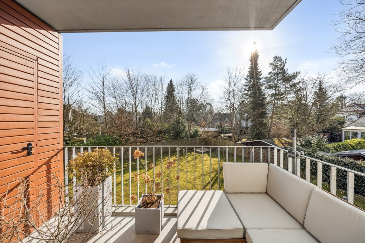 Immobilienangebot - Hamburg / Rahlstedt - Alle - Luxuriöse 3-Zimmer Wohnung mit Balkon und TG-Stellplatz in zentraler Lage von Hamburg-Rahlstedt