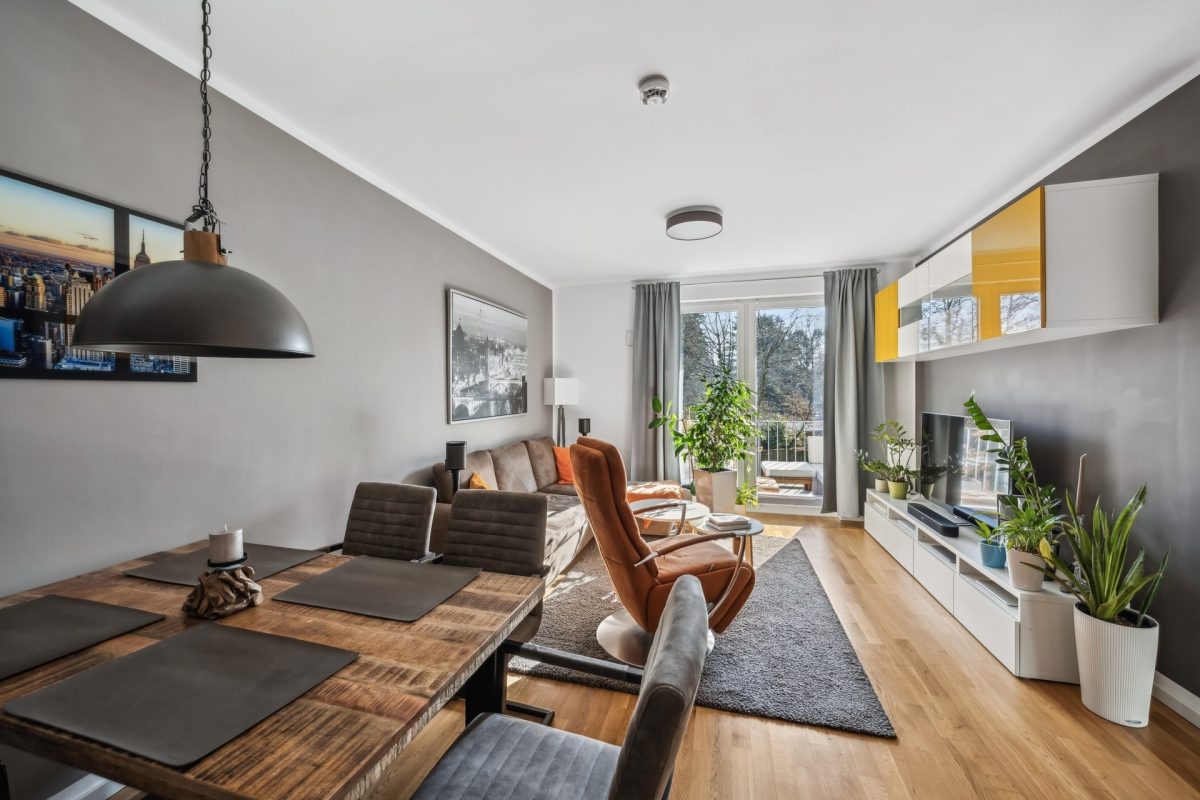 Immobilienangebot - Hamburg / Rahlstedt - Alle - Luxuriöse 3-Zimmer Wohnung mit Balkon und TG-Stellplatz in zentraler Lage von Hamburg-Rahlstedt