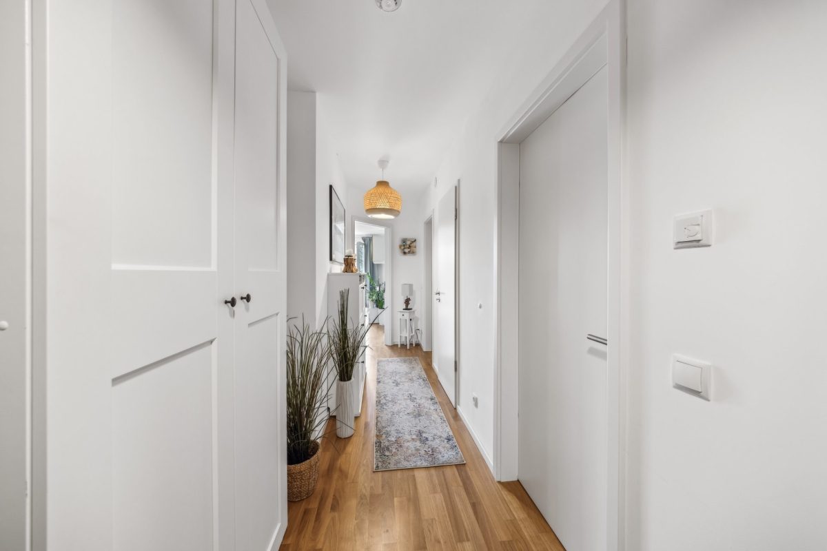 Immobilienangebot - Hamburg / Rahlstedt - Alle - Luxuriöse 3-Zimmer Wohnung mit Balkon und TG-Stellplatz in zentraler Lage von Hamburg-Rahlstedt