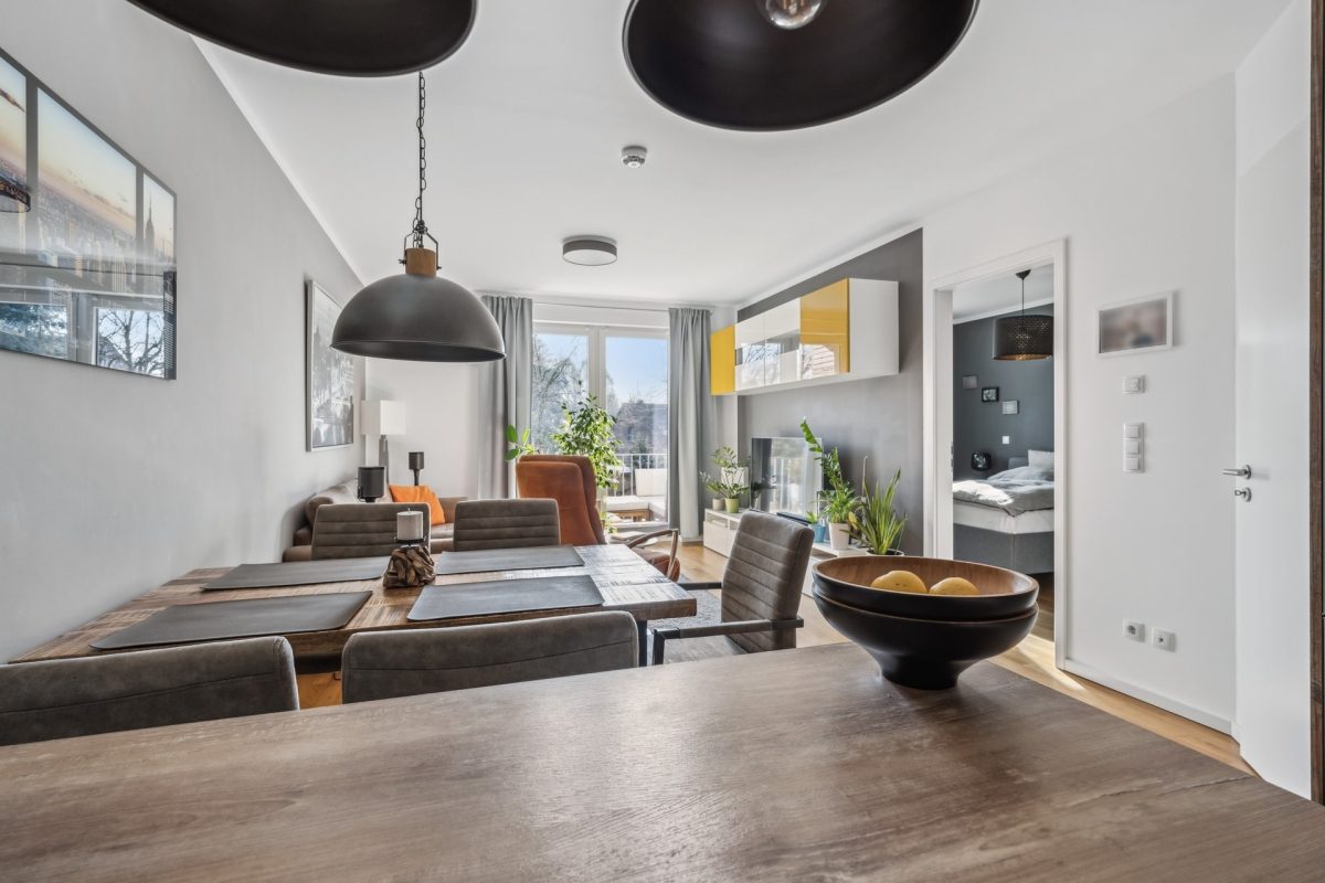 Immobilienangebot - Hamburg / Rahlstedt - Alle - Luxuriöse 3-Zimmer Wohnung mit Balkon und TG-Stellplatz in zentraler Lage von Hamburg-Rahlstedt