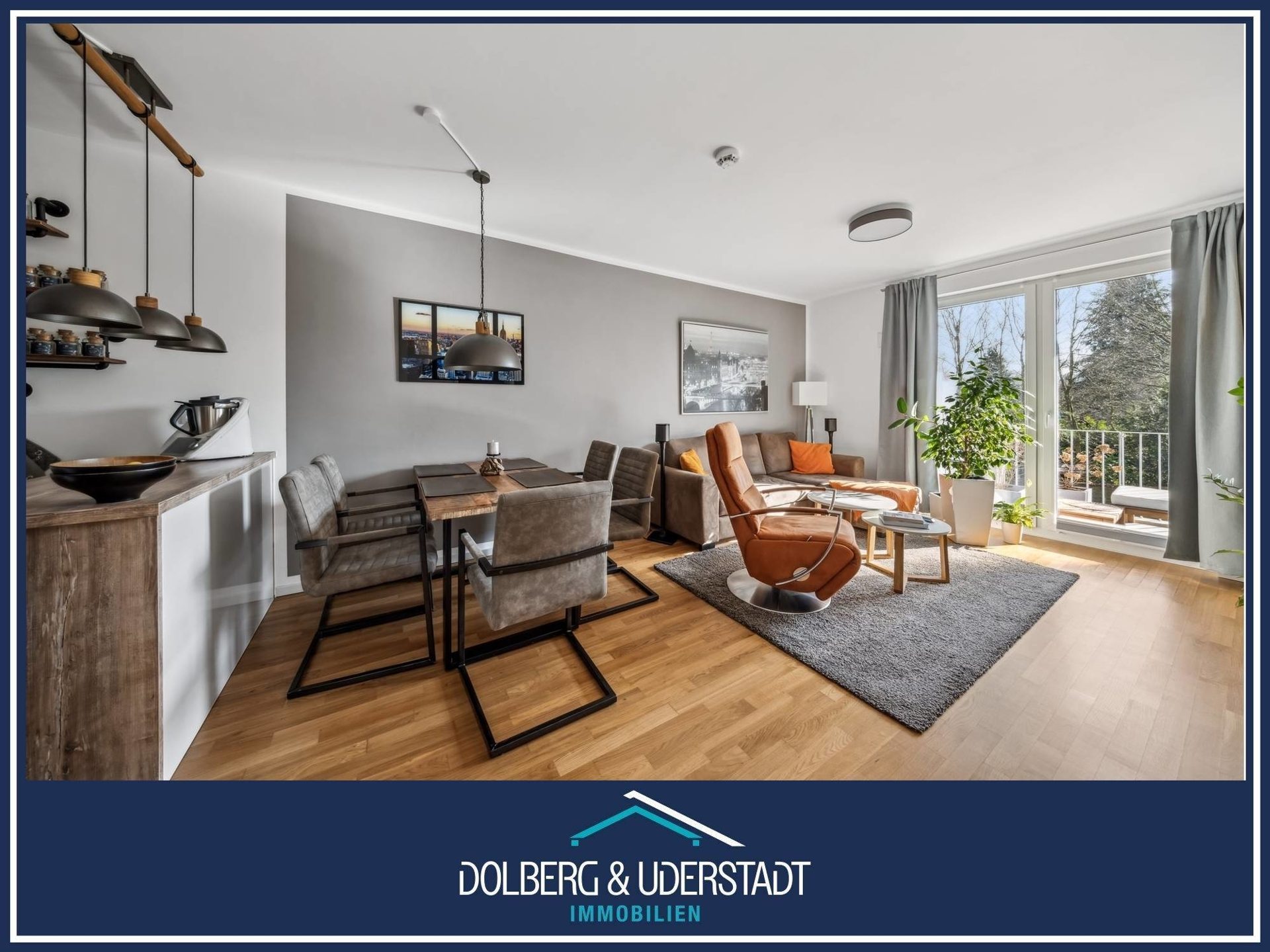 Immobilienangebot - Hamburg / Rahlstedt - Alle - Luxuriöse 3-Zimmer Wohnung mit Balkon und TG-Stellplatz in zentraler Lage von Hamburg-Rahlstedt