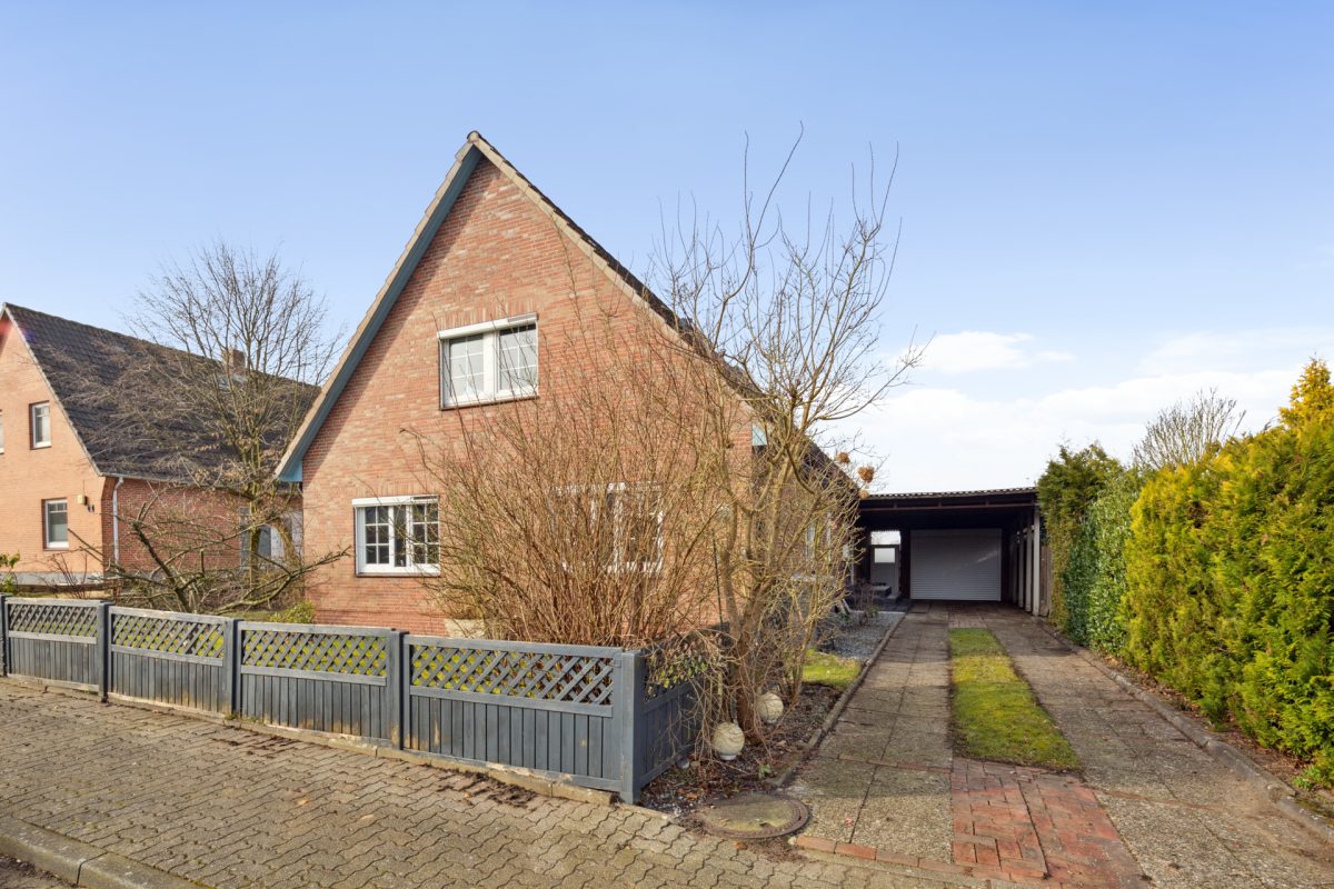Immobilienangebot - Wacken - Alle - Geräumiges Einfamilienhaus mit Einliegerwohnung
in ruhiger Wohnlage von Wacken