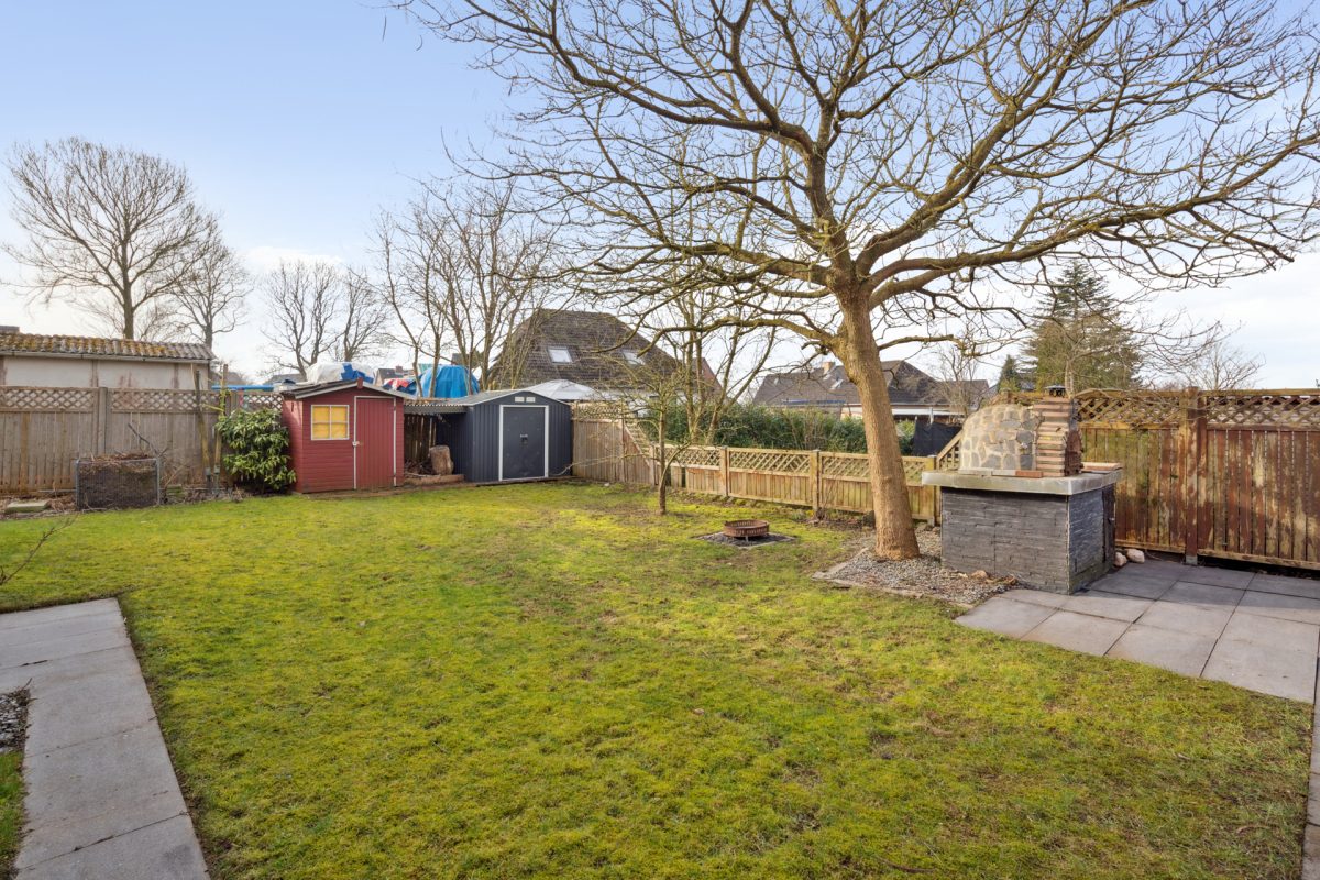Immobilienangebot - Wacken - Alle - Geräumiges Einfamilienhaus mit Einliegerwohnung
in ruhiger Wohnlage von Wacken
