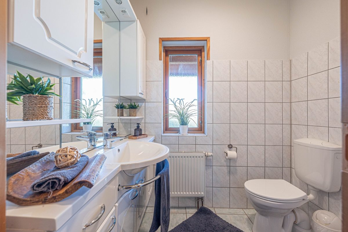 Immobilienangebot - Seefeld - Alle - Nur noch Warteliste: Begehrter Holzbungalow in ruhiger Dorflage - fünf Zimmer auf einer Ebene