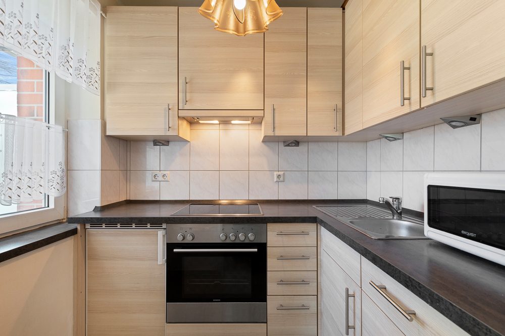 Immobilienangebot - Hamburg / Farmsen-Berne - Alle - TOP modernisierte und langfristig vermietete Erdgeschosswohnung mit PKW-Stellplatz!