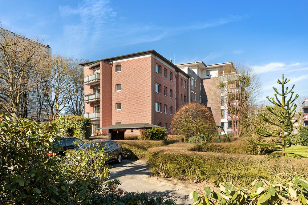Immobilienangebot - Hamburg / Farmsen-Berne - Alle - TOP modernisierte und langfristig vermietete Erdgeschosswohnung mit PKW-Stellplatz!