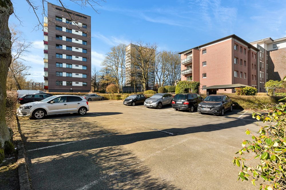 Immobilienangebot - Hamburg / Farmsen-Berne - Alle - TOP modernisierte und langfristig vermietete Erdgeschosswohnung mit PKW-Stellplatz!