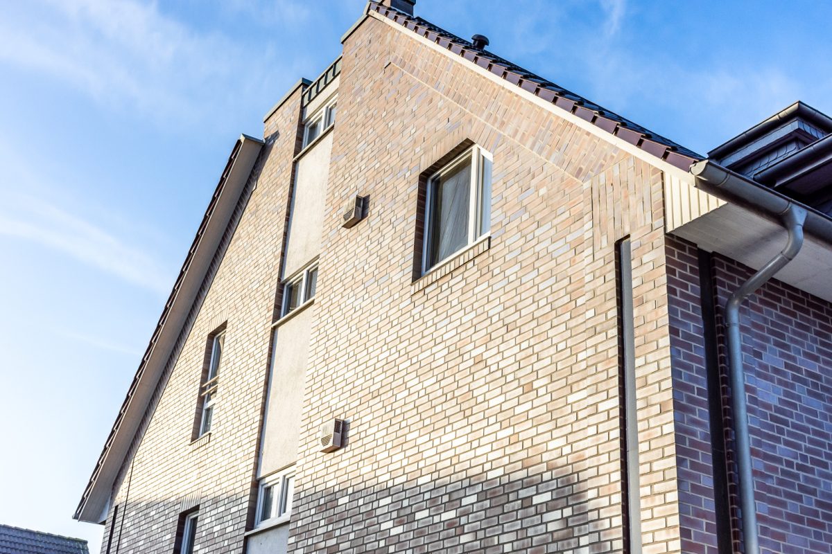 Immobilienangebot - Braak - Alle - Voll vermietetes Zinshaus in Braak: 6 Wohnungen und 12 PKW-Stellplätze