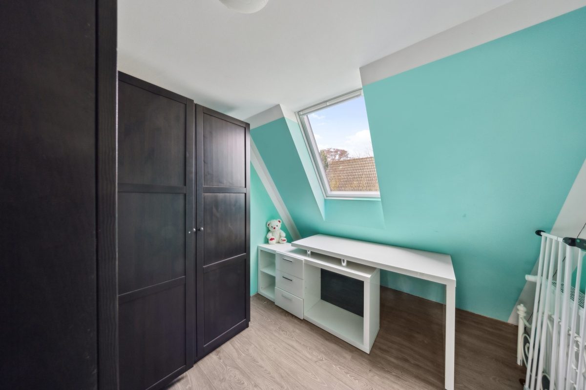 Immobilienangebot - Hamburg / Rahlstedt - Alle - Freistehendes Einfamilienhaus mit tollem Garten und eigenem Garagen- und Lagerhaus