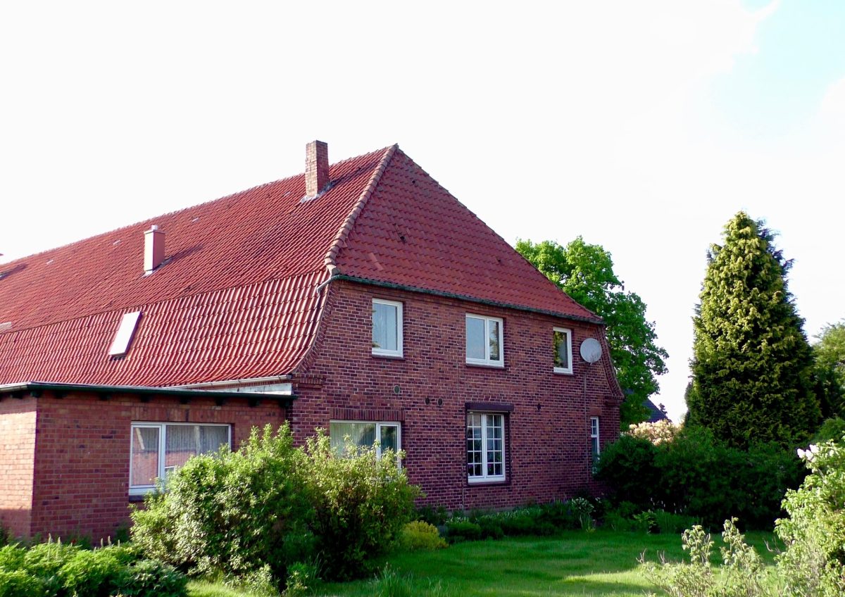 Immobilienangebot - Puls - Alle - Nur noch Warteliste: Charmanter Resthof mit Baugrundstück und 2 Hektar Land in 25560 Puls