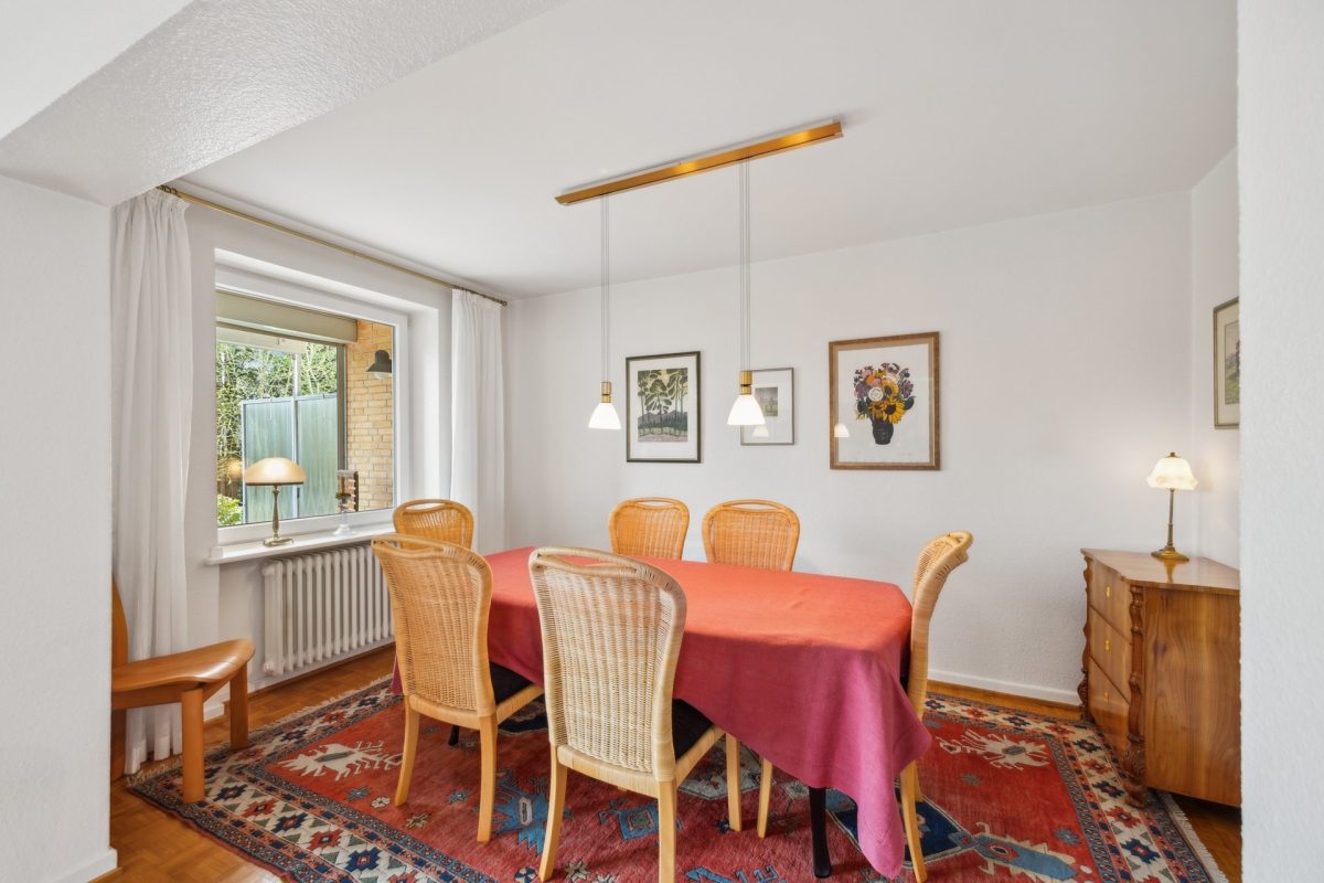 Immobilienangebot - Hamburg / Rahlstedt - Alle - Gepflegte 4-Zimmer-Wohnung mit Terrasse und herrlicher Aussicht in ruhiger Wohnlage von Alt-Rahlstedt!