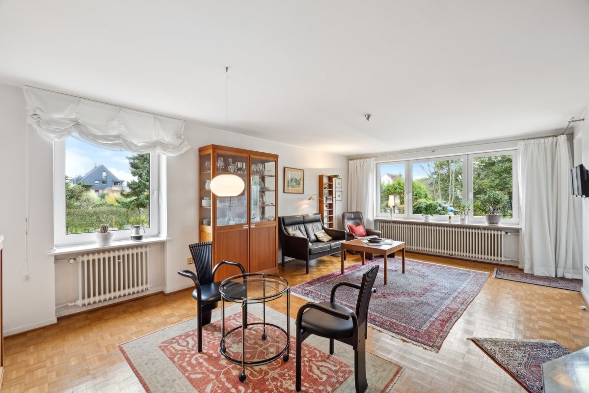 Immobilienangebot - Hamburg / Rahlstedt - Alle - Gepflegte 4-Zimmer-Wohnung mit Terrasse und herrlicher Aussicht in ruhiger Wohnlage von Alt-Rahlstedt!