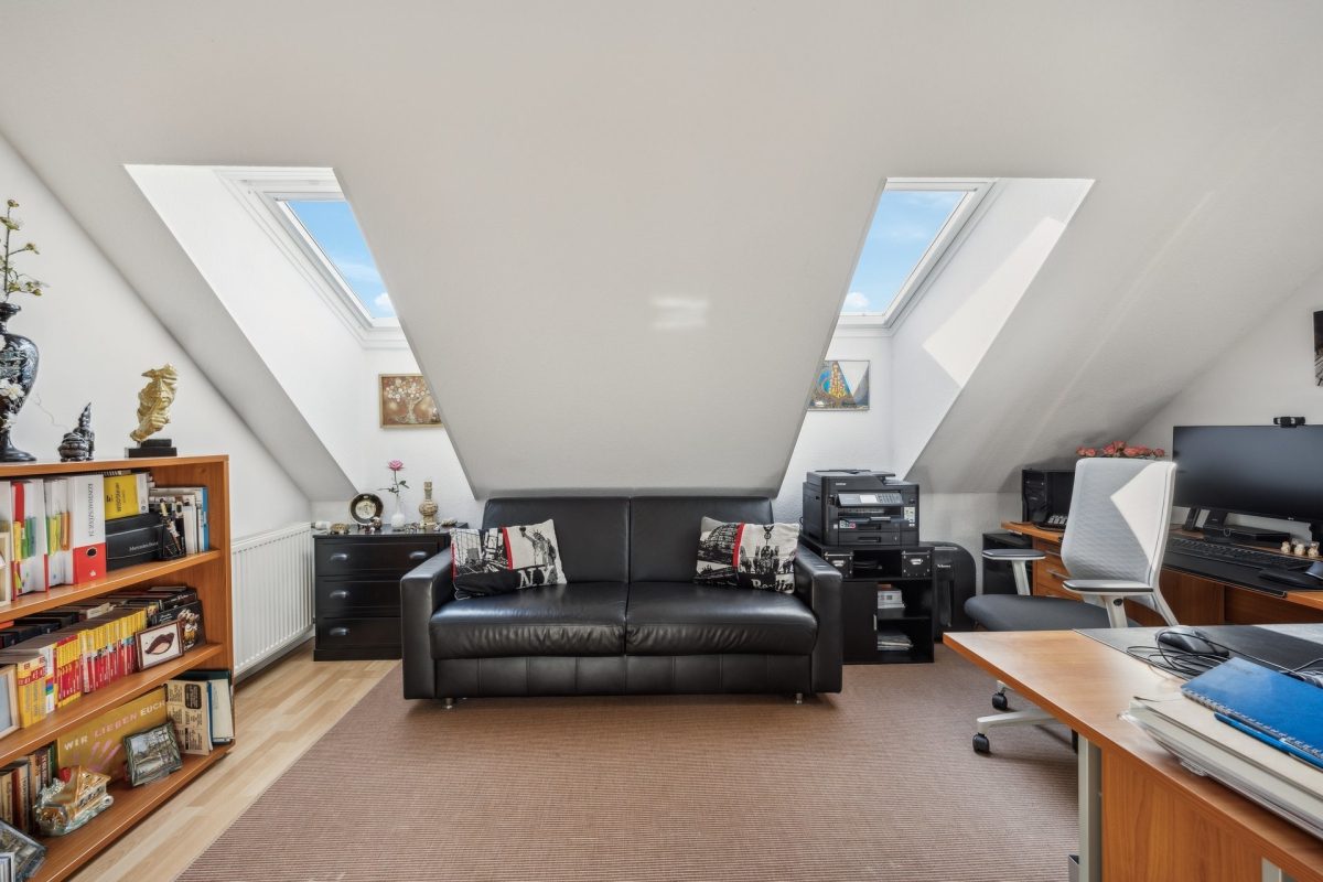 Immobilienangebot - Hamburg / Tonndorf - Alle - Top gepflegt! Wohnen auf zwei Ebenen mit ca. 137m² und 2 Tiefgaragenstellplätzen in ruhiger Lage von Tonndorf.