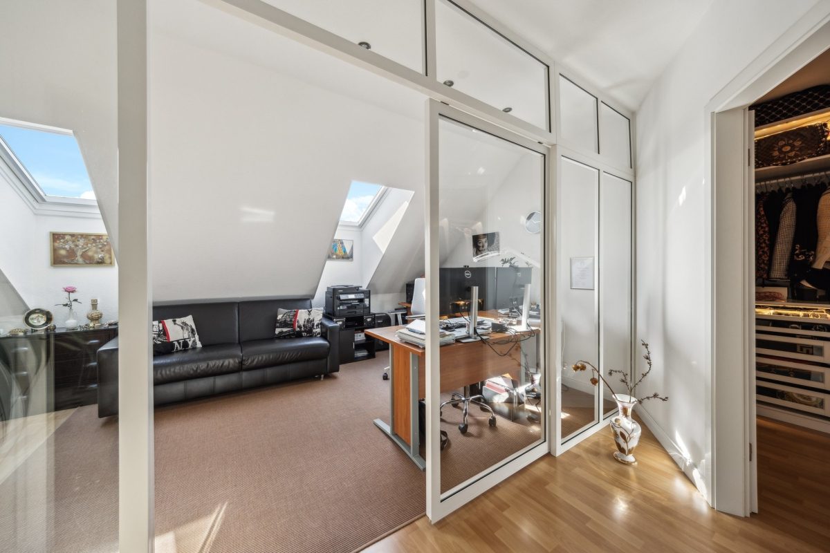 Immobilienangebot - Hamburg / Tonndorf - Alle - Top gepflegt! Wohnen auf zwei Ebenen mit ca. 137m² und 2 Tiefgaragenstellplätzen in ruhiger Lage von Tonndorf.