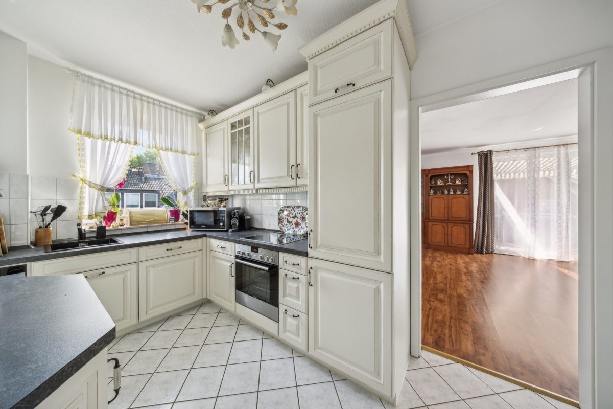 Immobilienangebot - Hamburg / Tonndorf - Alle - Top gepflegt! Wohnen auf zwei Ebenen mit ca. 137m² und 2 Tiefgaragenstellplätzen in ruhiger Lage von Tonndorf.