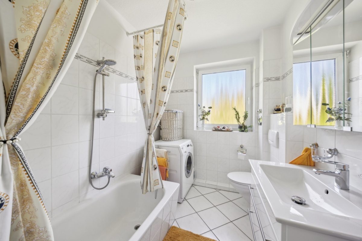 Immobilienangebot - Hamburg / Tonndorf - Alle - Top gepflegt! Wohnen auf zwei Ebenen mit ca. 137m² und 2 Tiefgaragenstellplätzen in ruhiger Lage von Tonndorf.