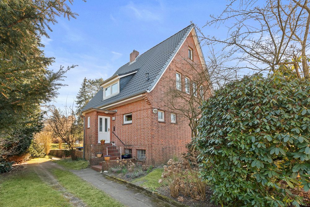 Immobilienangebot - Hamburg / Rahlstedt - Alle - Rotklinker Klassiker in schöner Lage im Villengebiet von Alt Rahlstedt aktuell vermietet