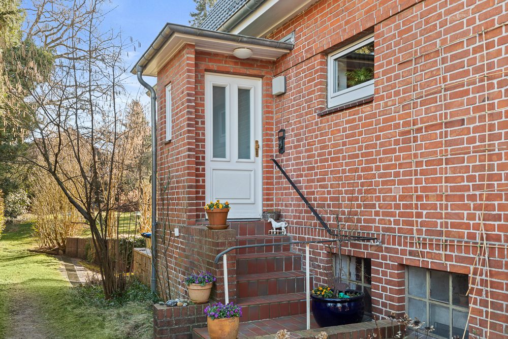 Immobilienangebot - Hamburg / Rahlstedt - Alle - Rotklinker Klassiker in schöner Lage im Villengebiet von Alt Rahlstedt aktuell vermietet