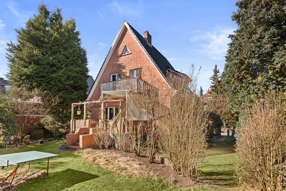 Immobilienangebot - Hamburg / Rahlstedt - Alle - Rotklinker Klassiker in schöner Lage im Villengebiet von Alt Rahlstedt aktuell vermietet