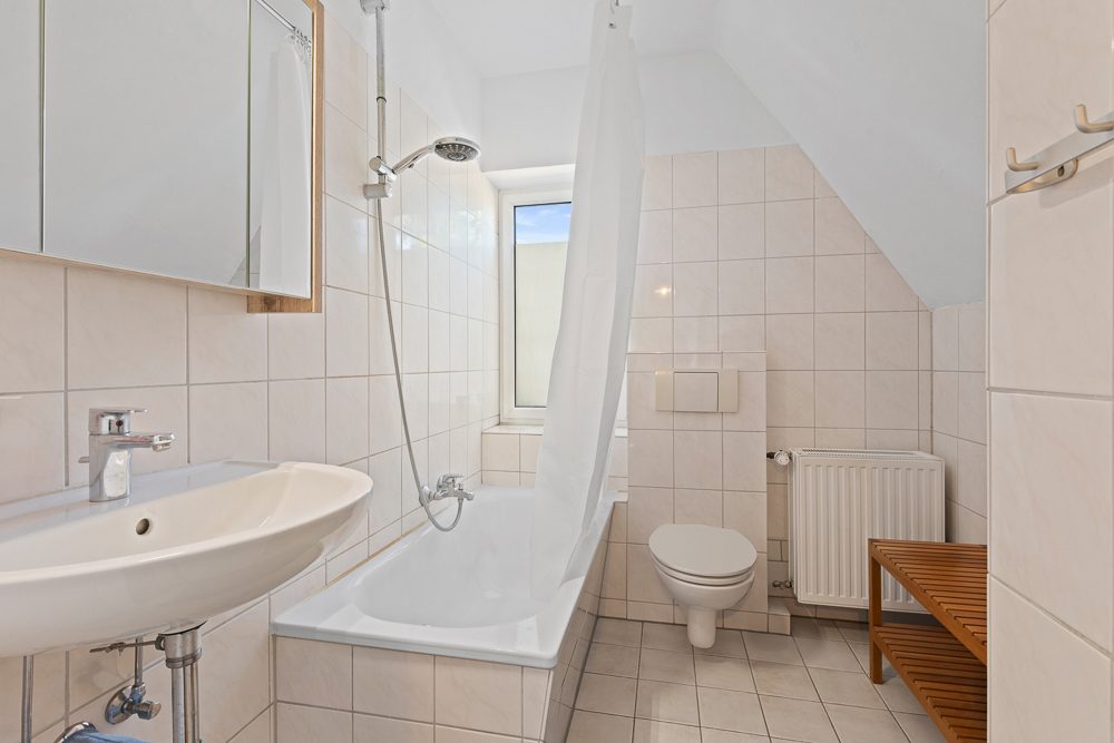 Immobilienangebot - Hamburg / Rahlstedt - Alle - Rotklinker Klassiker in schöner Lage im Villengebiet von Alt Rahlstedt aktuell vermietet
