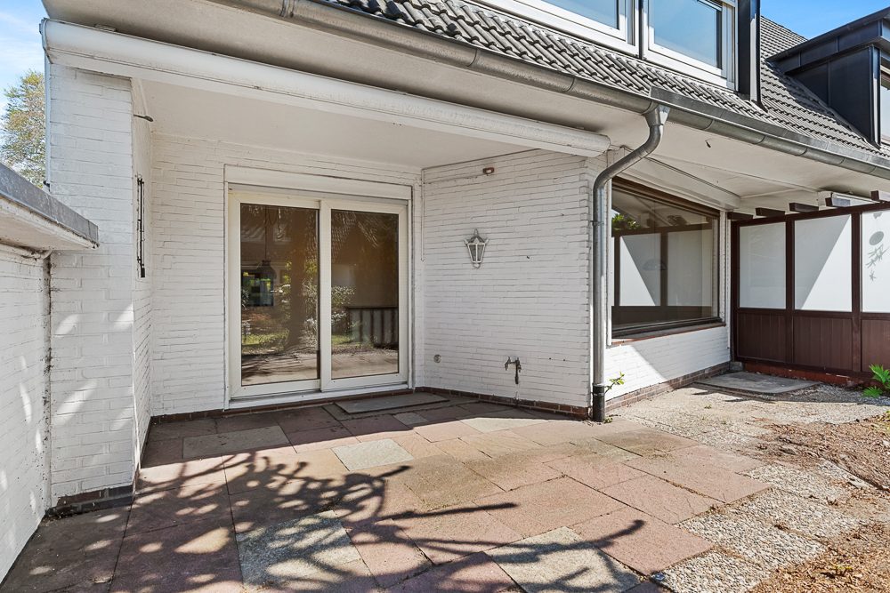 Immobilienangebot - Hamburg / Rahlstedt - Alle - Gut geschnittenes Reihenendhaus mit Garage und eigenem Garten in ruhiger Wohnlage von Alt-Rahlstedt!