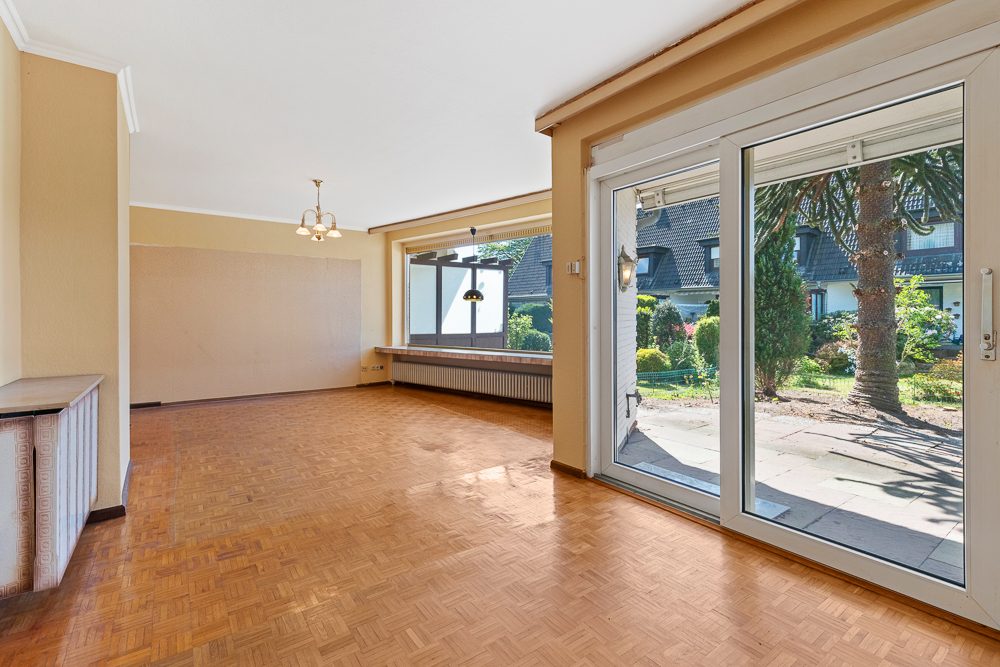 Immobilienangebot - Hamburg / Rahlstedt - Alle - Gut geschnittenes Reihenendhaus mit Garage und eigenem Garten in ruhiger Wohnlage von Alt-Rahlstedt!