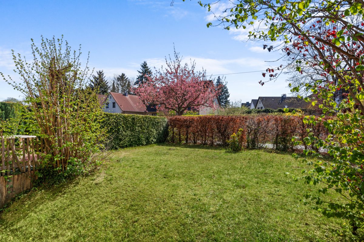 Immobilienangebot - Hamburg / Tonndorf - Alle - Traumlage ! Einfamilienhaus mit Einliegerwohnung direkt an der Wandse im Landschaftsschutzgebiet !