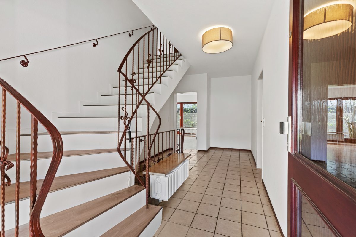 Immobilienangebot - Hamburg / Tonndorf - Alle - Traumlage ! Einfamilienhaus mit Einliegerwohnung direkt an der Wandse im Landschaftsschutzgebiet !