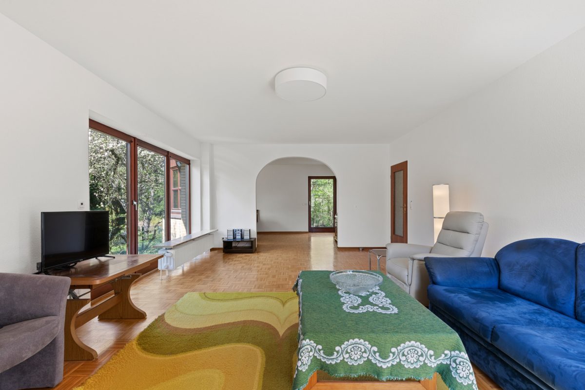 Immobilienangebot - Hamburg / Tonndorf - Alle - Traumlage ! Einfamilienhaus mit Einliegerwohnung direkt an der Wandse im Landschaftsschutzgebiet !