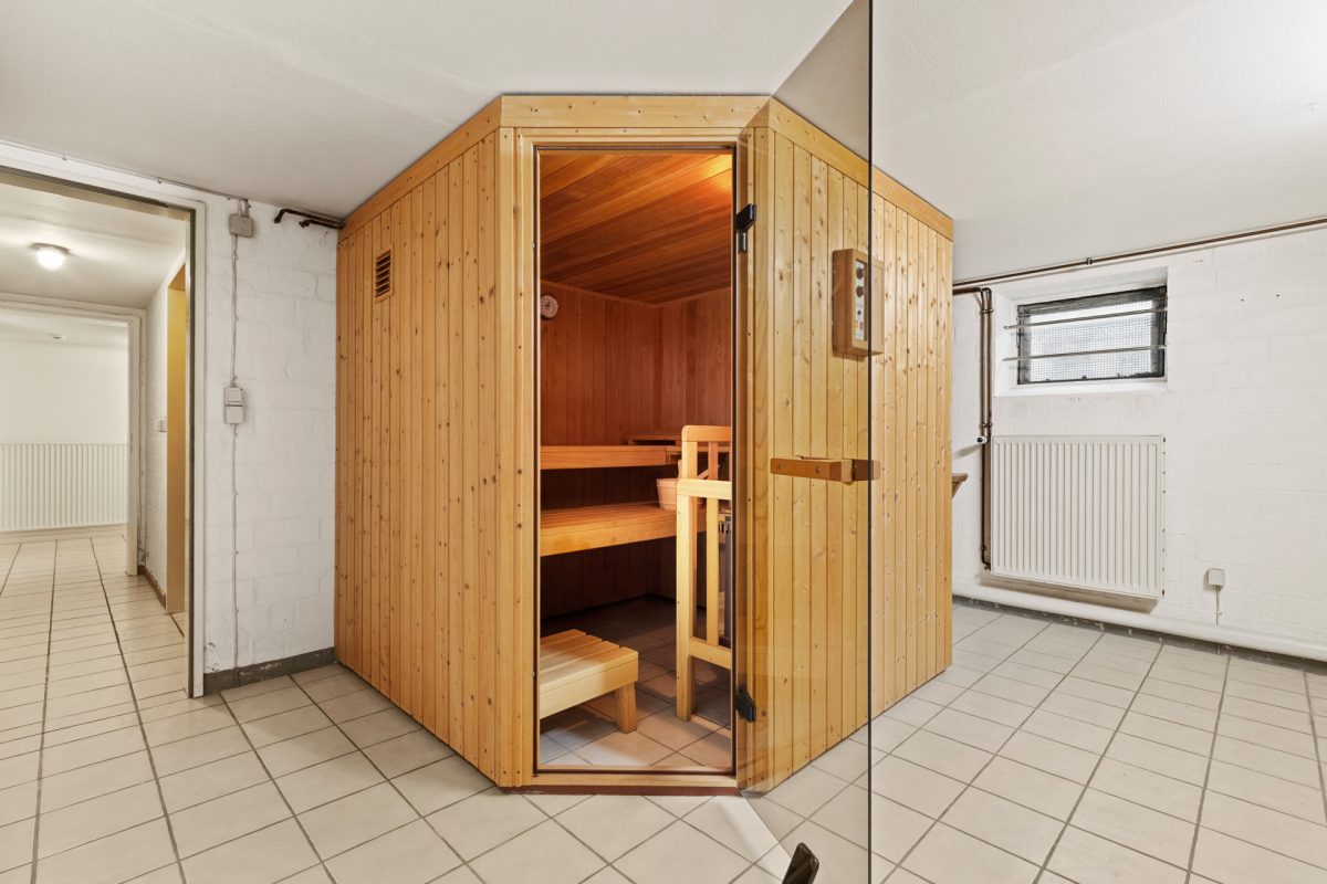 Immobilienangebot - Hamburg / Tonndorf - Alle - Traumlage ! Einfamilienhaus mit Einliegerwohnung direkt an der Wandse im Landschaftsschutzgebiet !