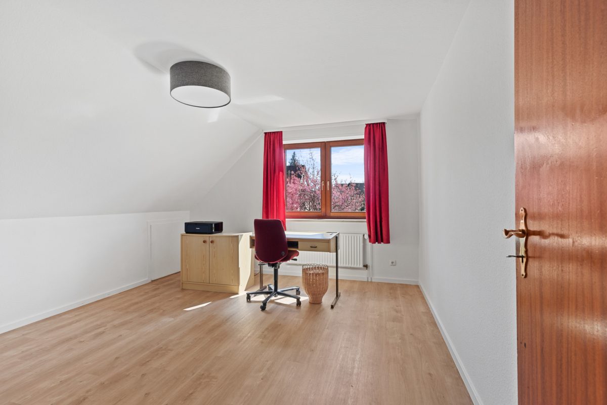 Immobilienangebot - Hamburg / Tonndorf - Alle - Traumlage ! Einfamilienhaus mit Einliegerwohnung direkt an der Wandse im Landschaftsschutzgebiet !