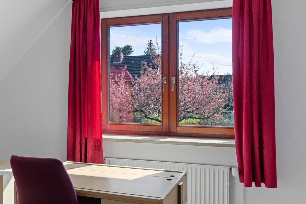 Immobilienangebot - Hamburg / Tonndorf - Alle - Traumlage ! Einfamilienhaus mit Einliegerwohnung direkt an der Wandse im Landschaftsschutzgebiet !