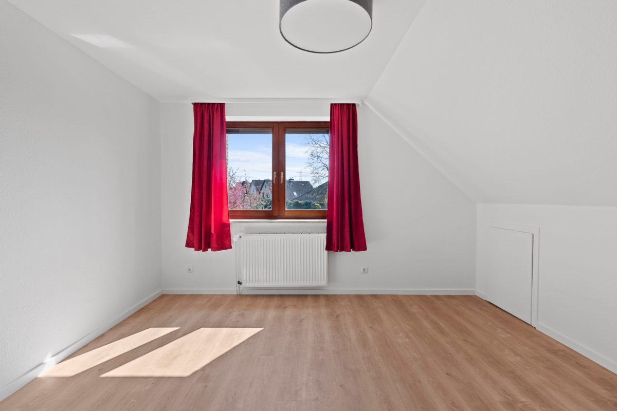 Immobilienangebot - Hamburg / Tonndorf - Alle - Traumlage ! Einfamilienhaus mit Einliegerwohnung direkt an der Wandse im Landschaftsschutzgebiet !