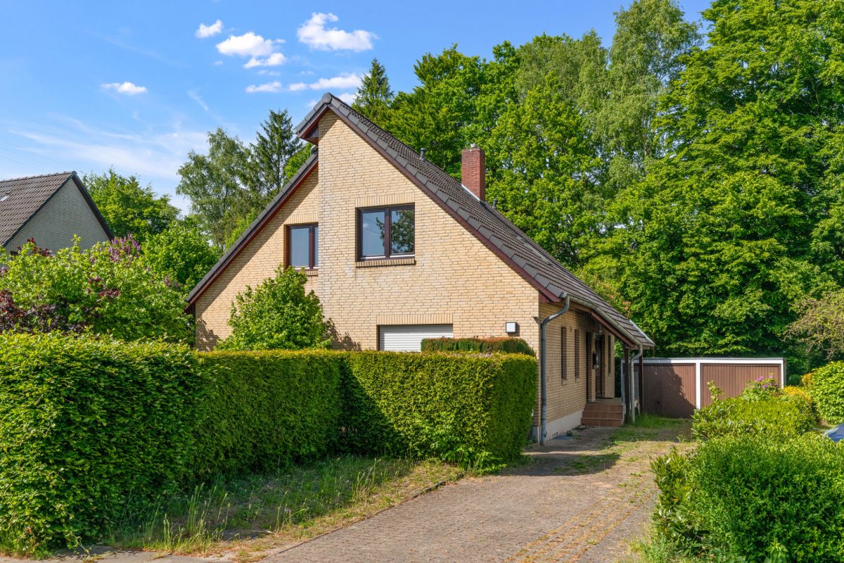 Immobilienangebot - Hamburg / Tonndorf - Alle - Traumlage ! Einfamilienhaus mit Einliegerwohnung direkt an der Wandse im Landschaftsschutzgebiet !