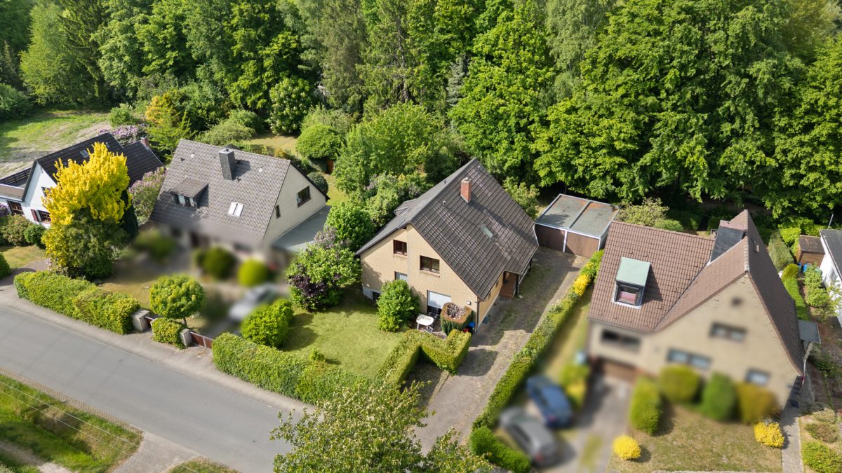 Immobilienangebot - Hamburg / Tonndorf - Alle - Traumlage ! Einfamilienhaus mit Einliegerwohnung direkt an der Wandse im Landschaftsschutzgebiet !