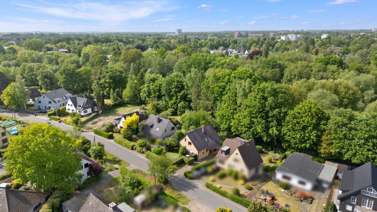 Immobilienangebot - Hamburg / Tonndorf - Alle - Traumlage ! Einfamilienhaus mit Einliegerwohnung direkt an der Wandse im Landschaftsschutzgebiet !