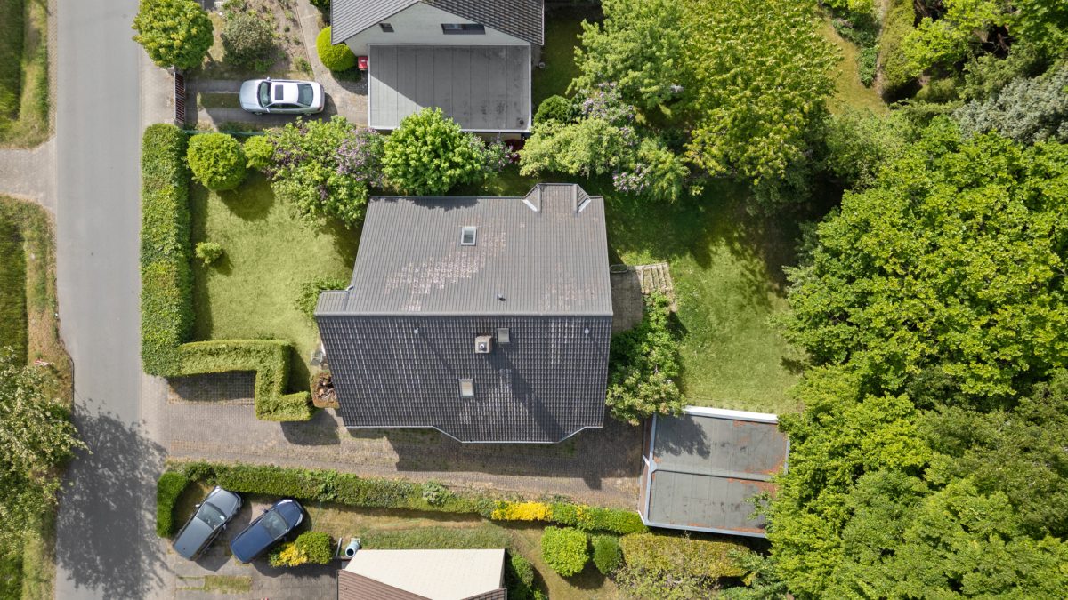 Immobilienangebot - Hamburg / Tonndorf - Alle - Traumlage ! Einfamilienhaus mit Einliegerwohnung direkt an der Wandse im Landschaftsschutzgebiet !