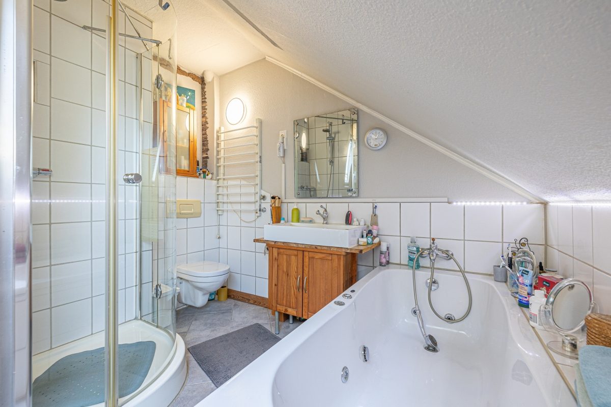 Immobilienangebot - Rosdorf - Alle - Naturnahes Wohnen vor den Toren Kellinghusens
gemütliche Dachgeschoss Wohnung zum Kauf