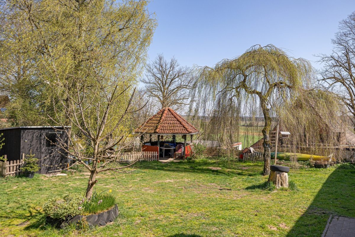 Immobilienangebot - Rosdorf - Alle - Naturnahes Wohnen vor den Toren Kellinghusens
gemütliche Dachgeschoss Wohnung zum Kauf