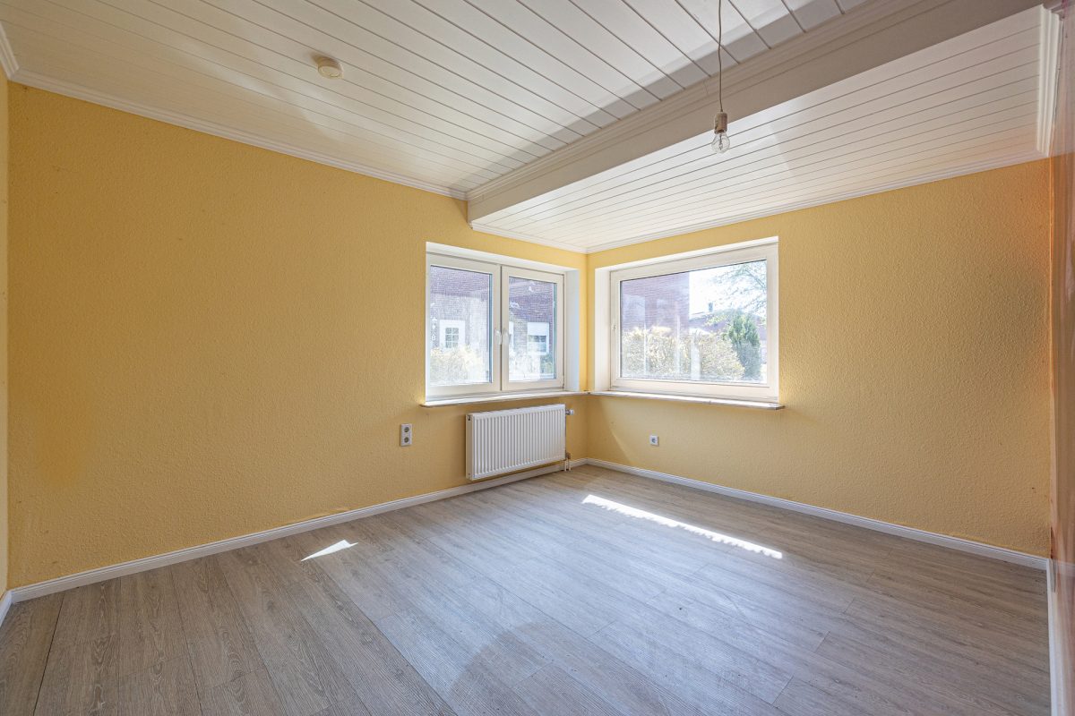Immobilienangebot - Schenefeld - Alle - Wohnen unter Reet in ruhiger Dorflage
5 Zimmer Haus zur individuellen Gestaltung