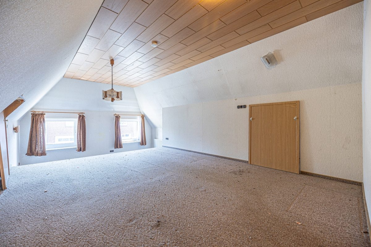 Immobilienangebot - Schenefeld - Alle - Wohnen unter Reet in ruhiger Dorflage
5 Zimmer Haus zur individuellen Gestaltung