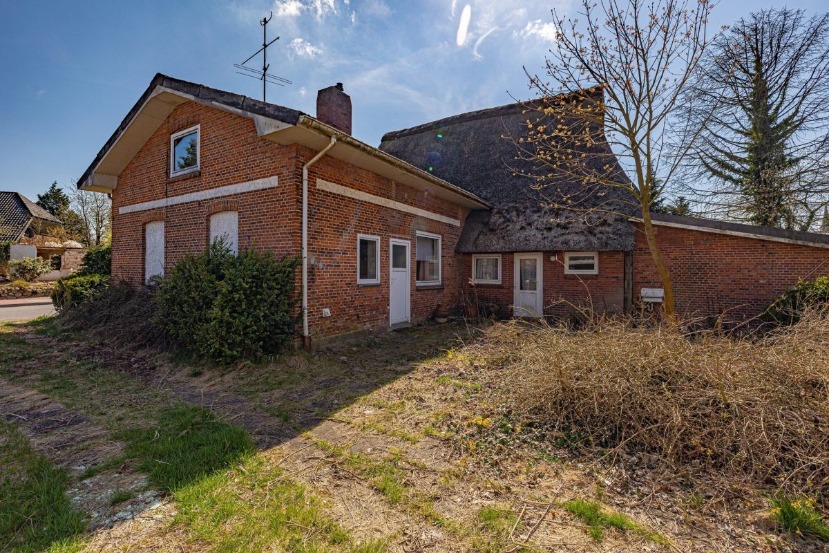 Immobilienangebot - Schenefeld - Alle - Wohnen unter Reet in ruhiger Dorflage
5 Zimmer Haus zur individuellen Gestaltung