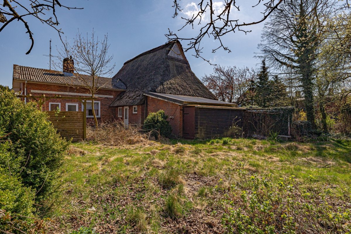 Immobilienangebot - Schenefeld - Alle - Wohnen unter Reet in ruhiger Dorflage
5 Zimmer Haus zur individuellen Gestaltung