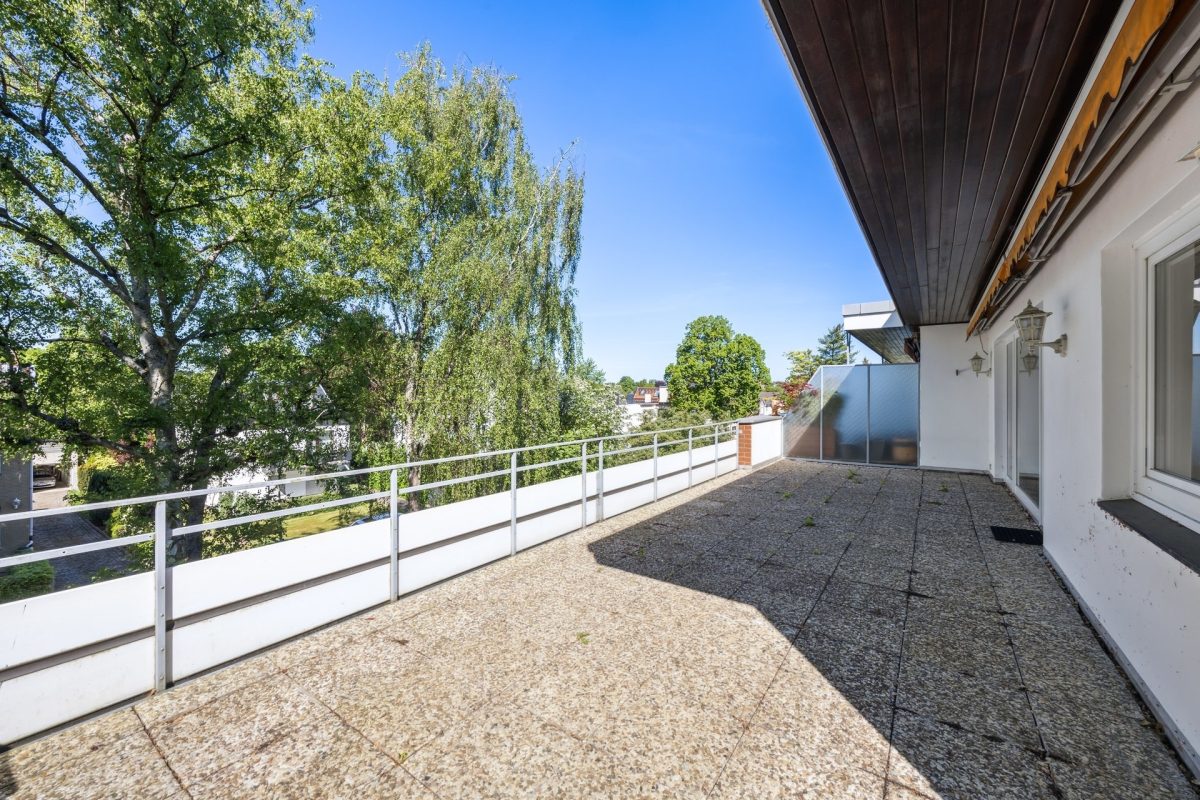 Immobilienangebot - Hamburg / Rahlstedt - Alle - Alt-Rahlstedt: Attraktive 3 - Zimmer Wohnung mit großen Dachterrassen sowie TG - Stellplatz