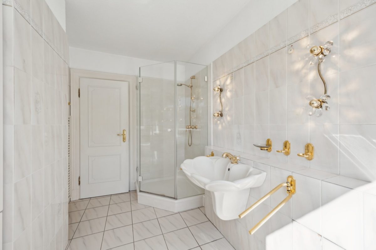 Immobilienangebot - Hamburg / Rahlstedt - Alle - Alt-Rahlstedt: Attraktive 3 - Zimmer Wohnung mit großen Dachterrassen sowie TG - Stellplatz