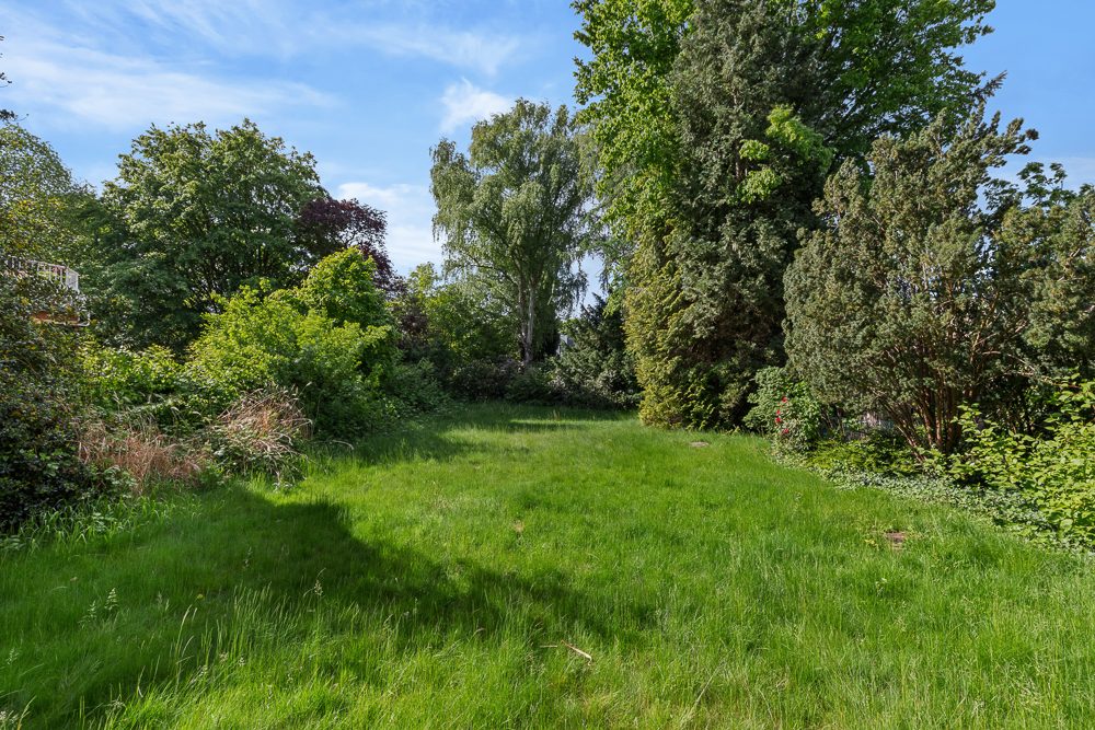 Immobilienangebot - Hamburg / Wellingsbüttel - Alle - Baugrundstück mit Baugenehmigung für ein Mehrfamilienhaus in TOP-Lage von Wellingsbüttel!