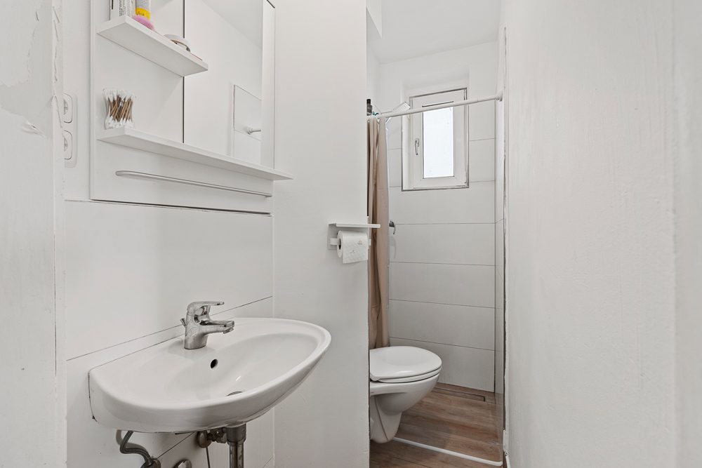 Immobilienangebot - Lübeck - Alle - Zinshaus mit 3 vermieteten Wohnungen in ruhiger Wohnlage von Lübeck!